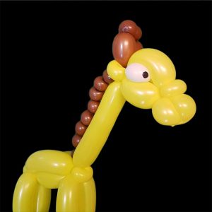giraffe balloon animal